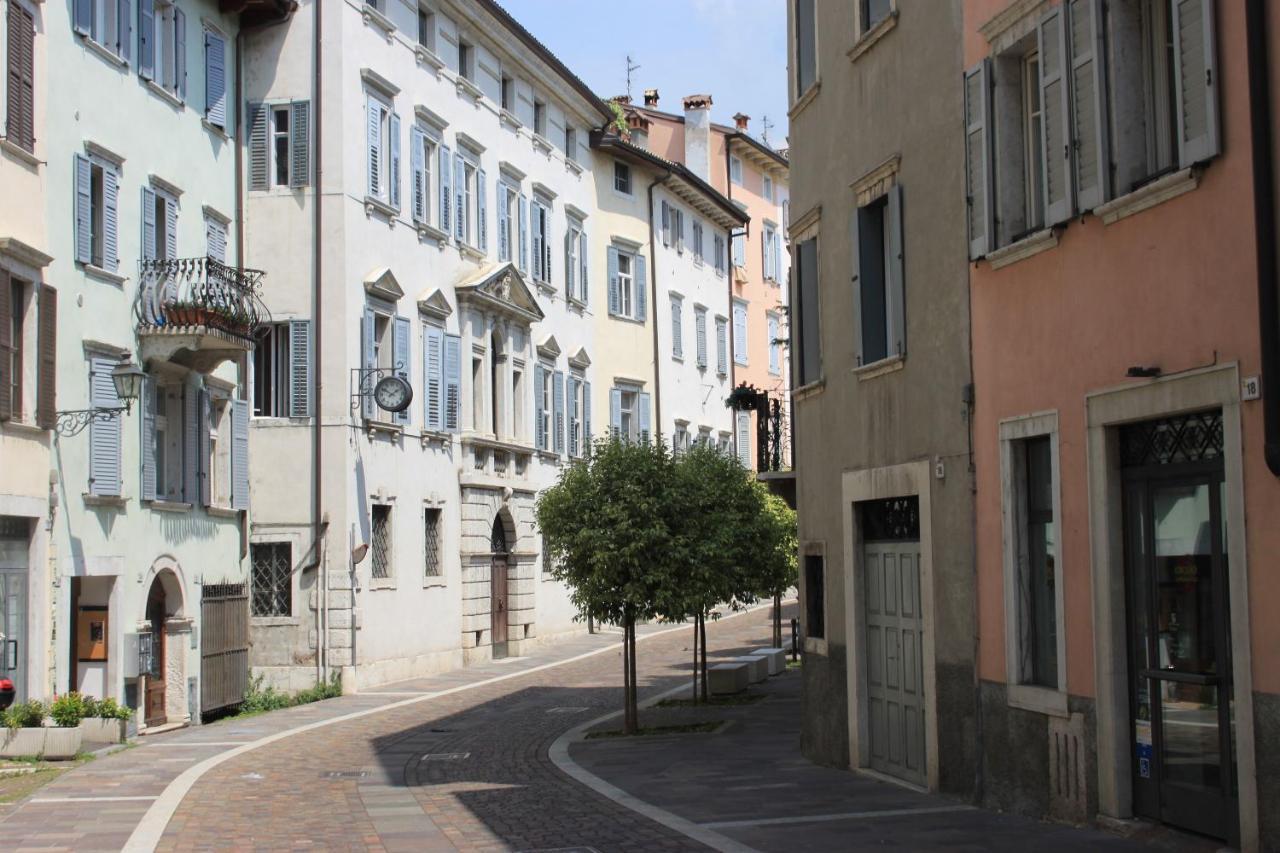 B&B Color Rovereto Rovereto  Luaran gambar
