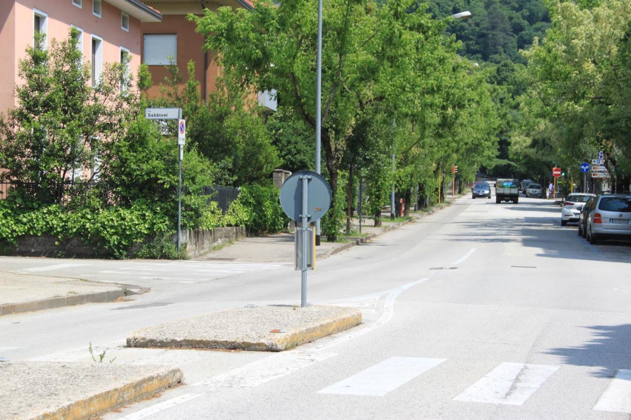 B&B Color Rovereto Rovereto  Luaran gambar