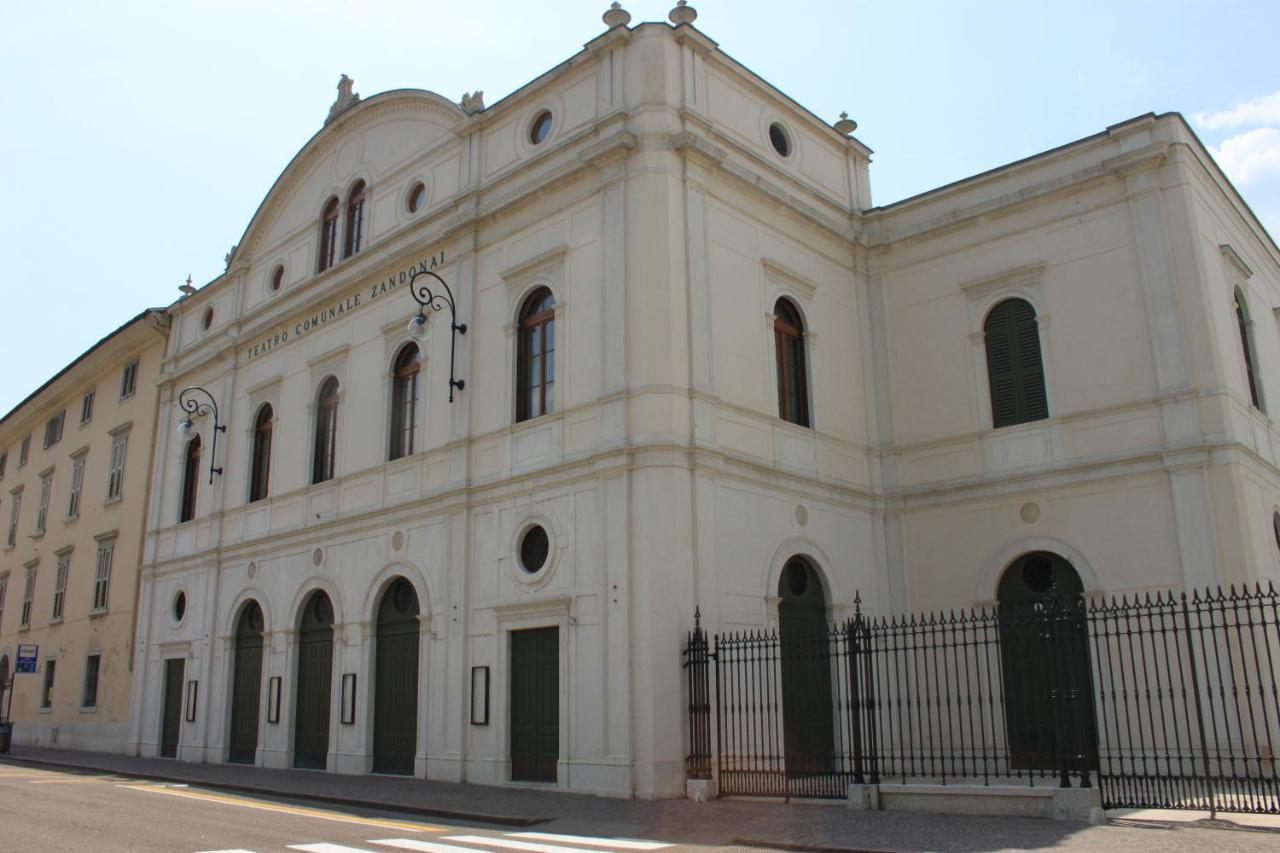 B&B Color Rovereto Rovereto  Luaran gambar