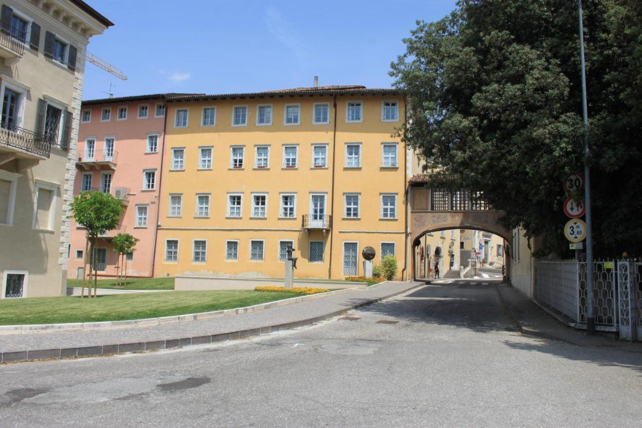 B&B Color Rovereto Rovereto  Luaran gambar