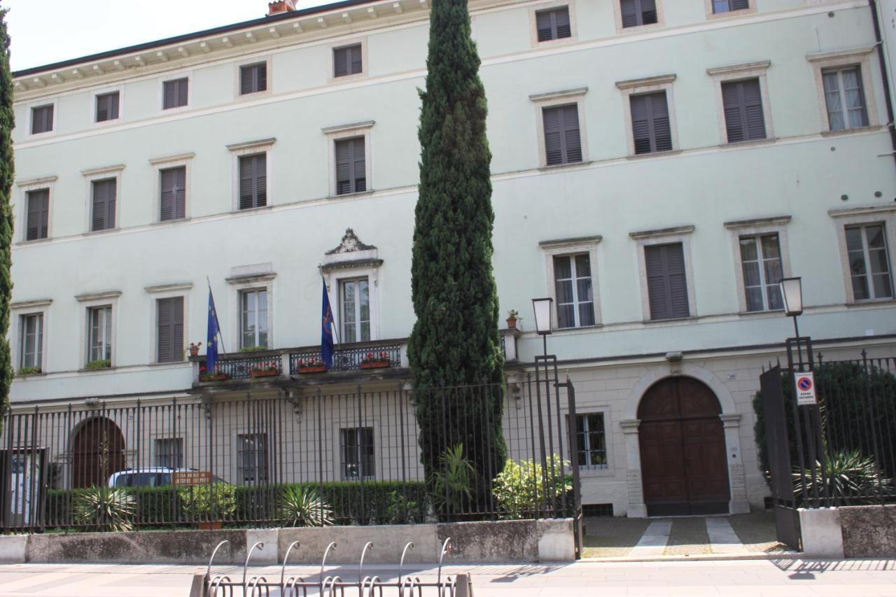 B&B Color Rovereto Rovereto  Luaran gambar
